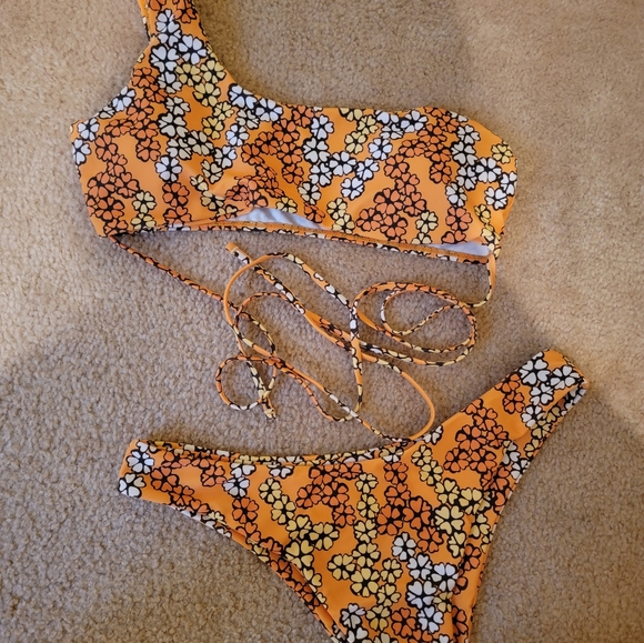 Romwe Orange Floral One Shoulder Bikini - Picture 4 of 4